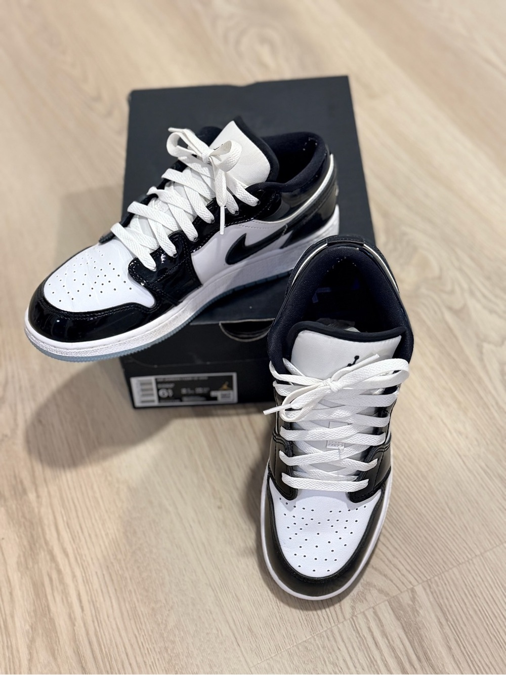 Jordan Low Top Sneakers - Black & White